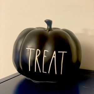 Rae dunn TREAT mini pumpkin